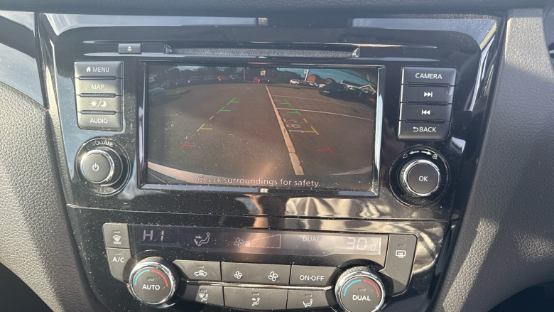 Nissan Qashqai 1.3 DiG-T Acenta Premium 5dr Petrol Hatchback